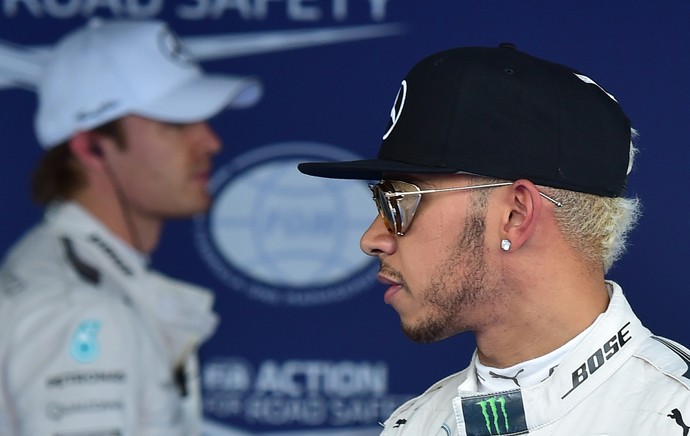 Lewis Hamilton e Nico Rosberg após treino classificatório para o GP da Rússia (Foto: AFP)