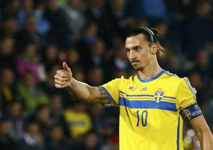 Ibrahimovic Suécia x Liechtenstein eliminatórias da eurocopa (Foto: Reuters)