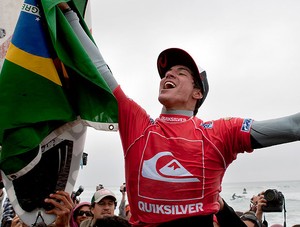 surfe gabriel medina hossegor campeão (Foto: agência AP)