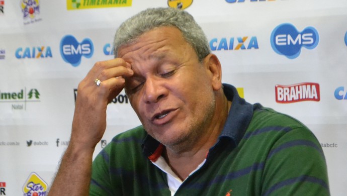 Hélio dos Anjos - técnio do ABC (Foto: Jocaff Souza/GloboEsporte.com)