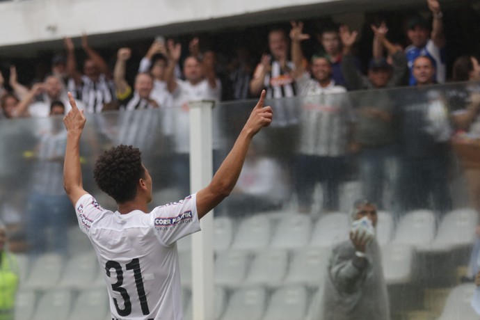 Marquinhos Gabriel Santos x Fluminense (Foto: Ag. Estado)