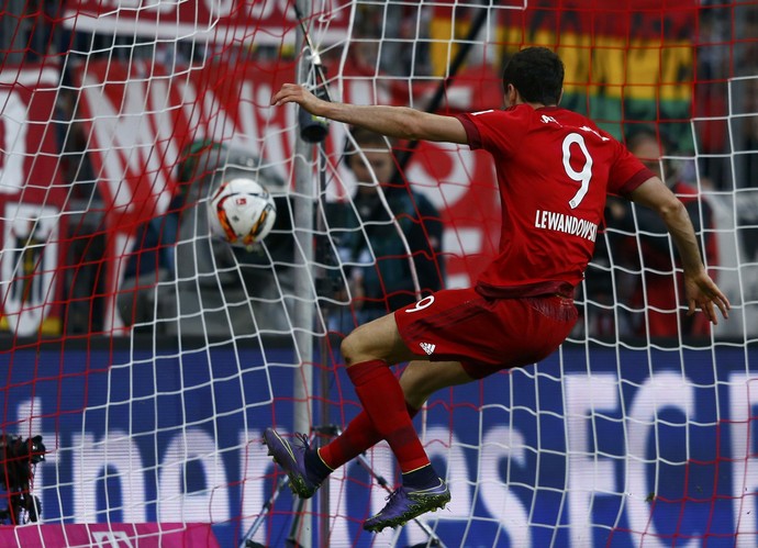 Lewandowski - Bayern de Munique x Borussia Dortmund (Foto: Reuters)