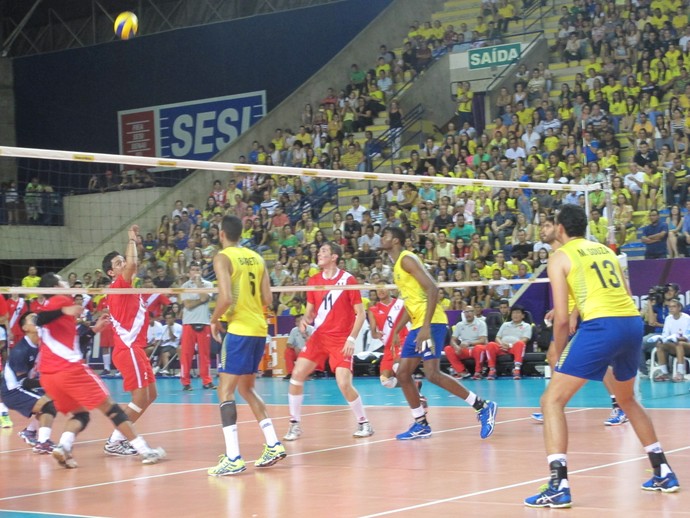 Brasil x Peru, Sul-Americano de vôlei (Foto: Marcello Pires)