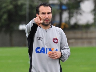 Sérgio Vieira; técnico; sub-23; Atlético-PR (Foto: Site oficial do Atlético-PR/Divulgação)