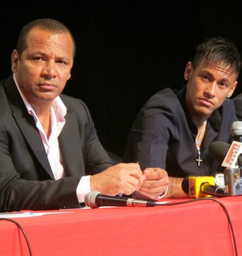 Neymar pai fala do Uniao Mogi (Foto: Lincoln Chaves)