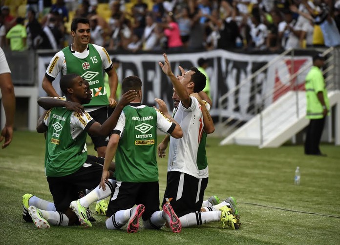 Nenê gol Vasco (Foto: André Durão)