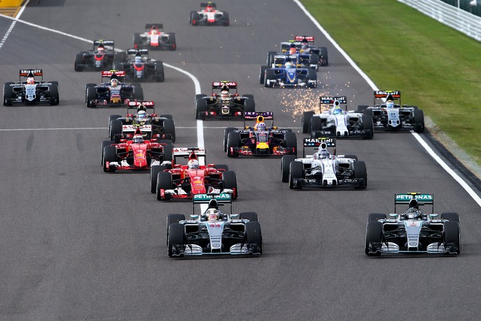 Lewis Hamilton assumiu a liderança na largada e ditou ritmo do GP do Japão (Foto: Getty Images)