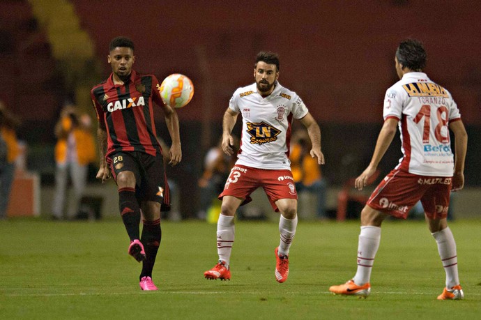 Sport x Huracán (Foto: Aldo Carneiro / Pernambuco Press)