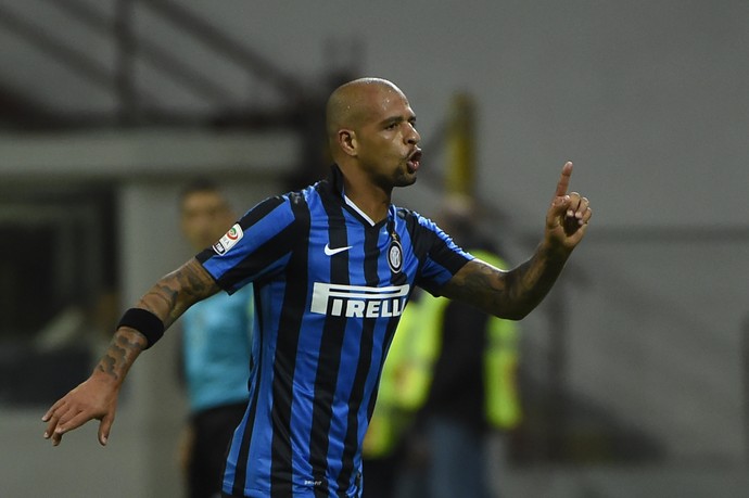 Felipe Melo marca pelo Inter de Milão contra o Hellas Verona (Foto: OLIVIER MORIN / AFP)