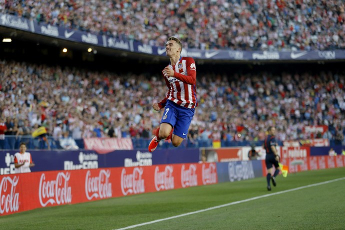 Griezmann comemora gol do Atlético de Madrid (Foto: AP Photo/Francisco Seco)