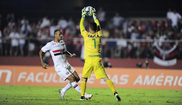 São Paulo, Chapecoense, Morumbi, Danilo, Luis Fabiano (Foto: Marcos Ribolli)