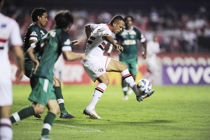 São Paulo, Chapecoense, Morumbi, Luis Fabiano (Foto: Marcos Ribolli)