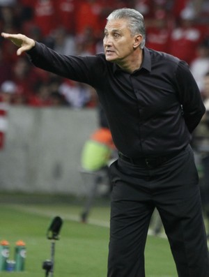 Tite comanda o Corinthians contra o Inter (Foto: Wesley Santos / Agência Press Digital)