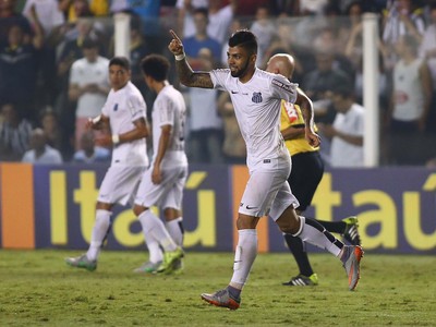 Gabriel Santos x Atlético-MG (Foto: MARCOS BEZERRA - Agência Estado)