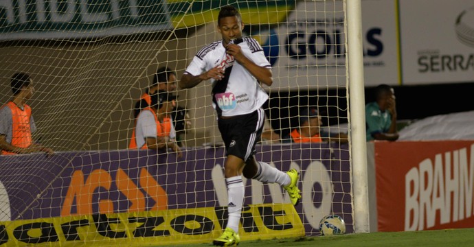 Goiás Ponte Preta Biro Biro (Foto: Ag Estado)