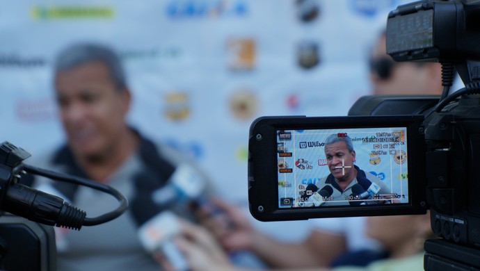 Hélio dos Anjos - técnico do ABC (Foto: Augusto Gomes/GloboEsporte.com)