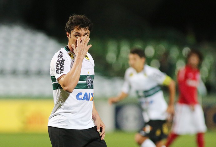 Kléber Coritiba (Foto: Giuliano Gomes/PR PRESS)