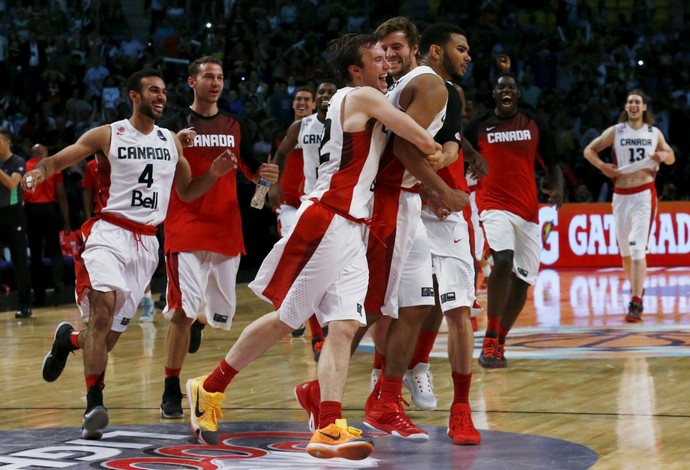 Canadenses comemoram após medalha de bronze na Copa América (Foto: REUTERS/Henry Romero)