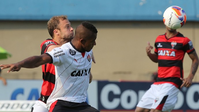 Atlético-GO x Vitória - Série B 2015 (Foto: O Popular)