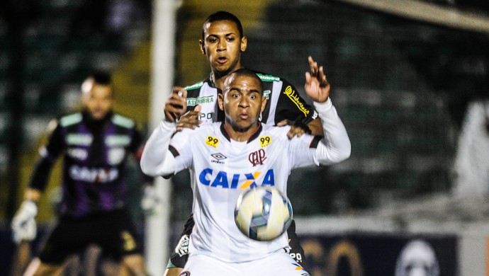 Figueirense x Atlético-PR Walter (Foto: Ag Estado)