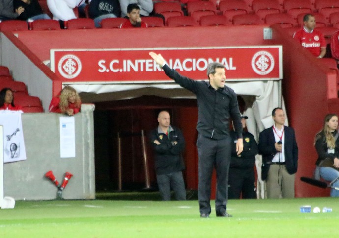 Argel comanda o Inter contra o Palmeiras (Foto: Diego Guichard)