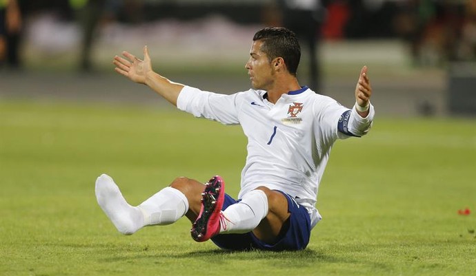 Cristiano Ronaldo Portugal Albânia (Foto: EFE/ARMANDO BABANI)