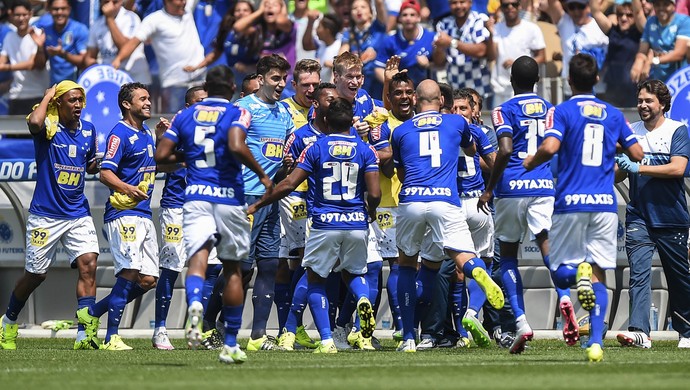 Mineirão; Cruzeiro; Willian (Foto: Fred Magno/Light Press)