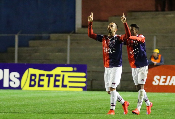 Rafael Costa Paraná x Bahia (Foto: Estadão Conteúdo)