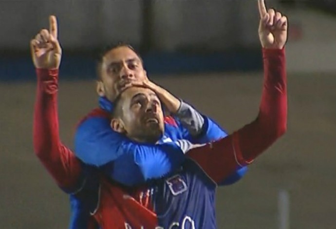 Rafael Costa comemora o gol da vitória do Paraná sobre o Bahia (Foto: Reprodução/SporTV)