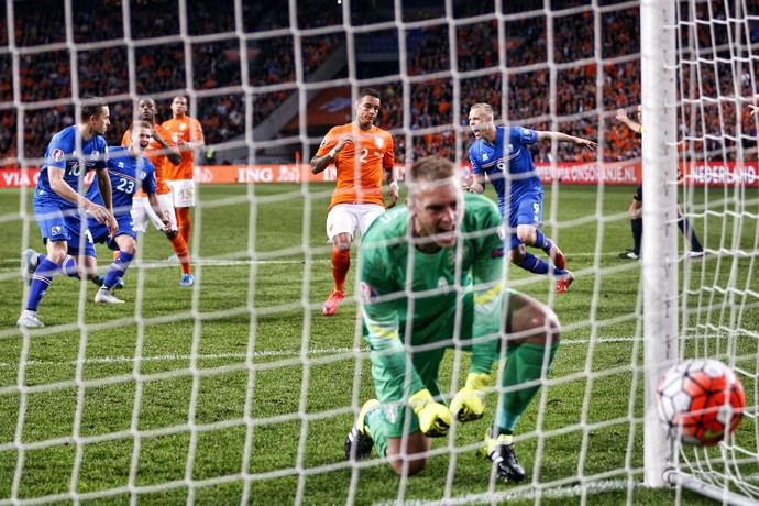 Cillessen Holanda Islândia (Foto: EFE)