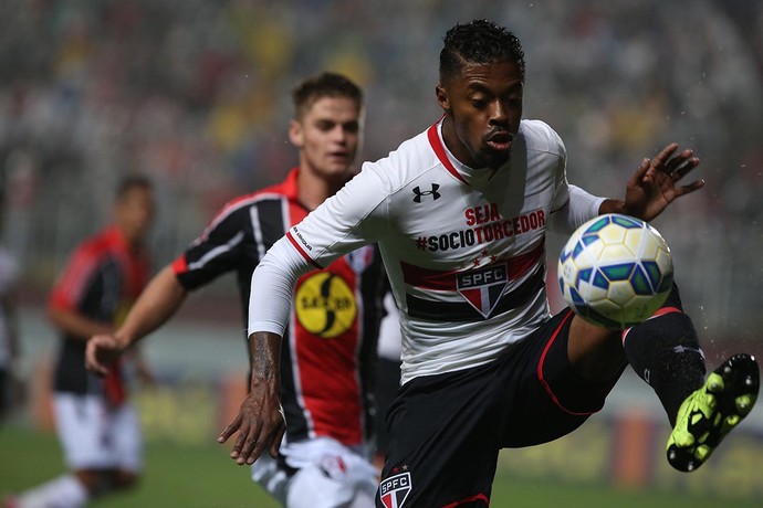 Joinville x São Paulo Michel Bastos (Foto: Rubens Chiri/saopaulofc.net)