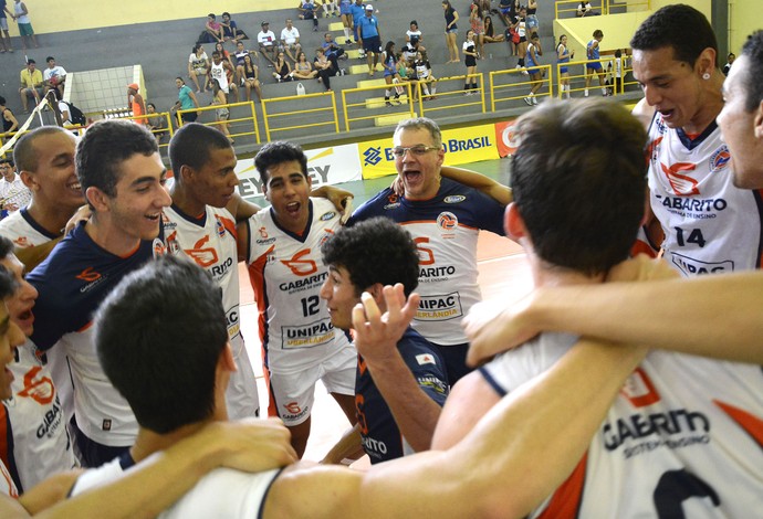 Equipe masculina de vôlei de Uberlândia, técnico Manoel Honorato (Foto: Divulgação/CBV)