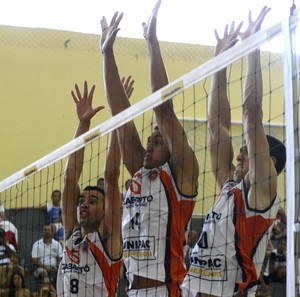 Equipe masculina de vôlei de Uberlândia, técnico Manoel Honorato (Foto: Divulgação/CBV)