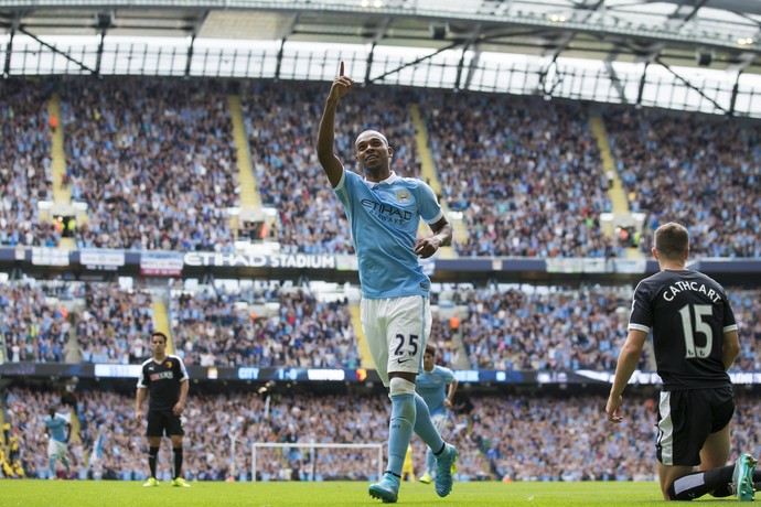 Fernandinho Manchester City (Foto: AP)