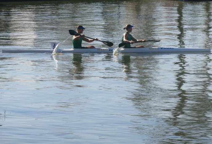 Ana Paula e a irmã Beatriz em Curitiba no Campeonato Brasileiro (Foto: Gabriel Fricke)