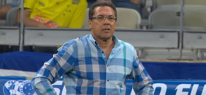 Vanderlei Luxemburgo comandou o Cruzeiro na partida contra o Palmeiras  (Foto: Reprodução/ TV Globo)