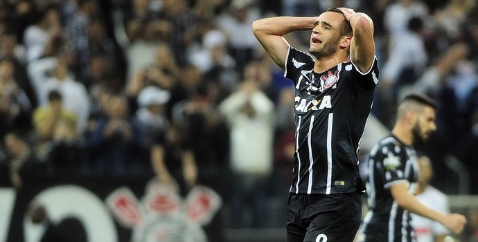 Renato Augusto Corinthians x Santos (Foto: Marcos Ribolli)