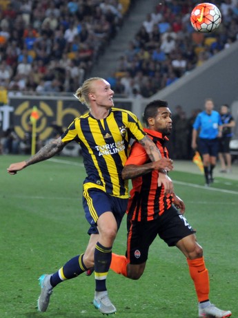 Alex Teixeira Shakhtar x Fenerbahçe (Foto: AP)