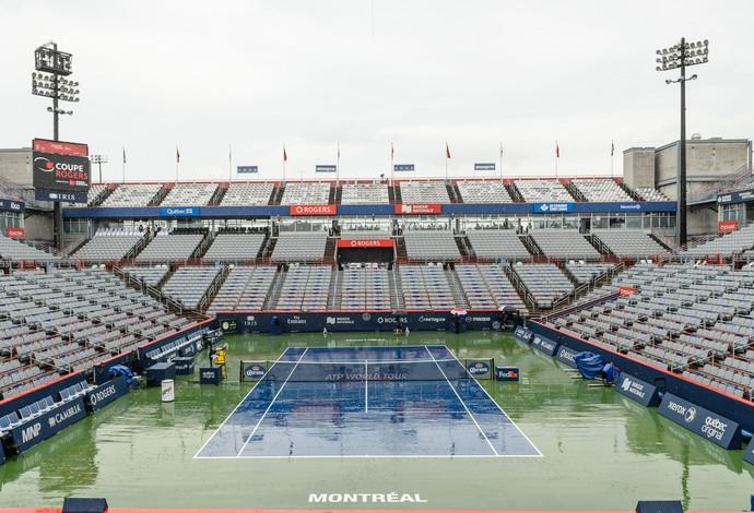 Quadra de Montreal so chuva durante o período em que a rodada foi paralisada (Foto: Minas Panagiotakis/Getty Images)