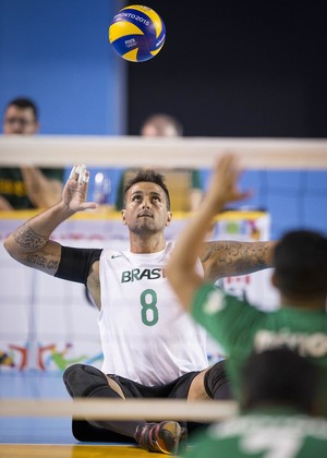 Fred vôlei sentado; parapan (Foto: CPB)