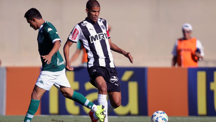 Leonardo Silva Atlético-MG e Erik Goiás Brasileirão (Foto: Francisco Stuckert / Agêncai Estado)