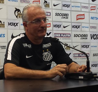 Dorival Júnior Santos técnico  (Foto: Bruno Giufrida)