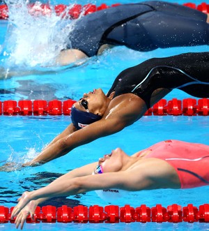 Etiene Medeiros semifinal 50m costas Mundial de Kazan (Foto: Satiro Sodré)