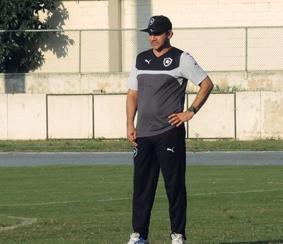 Ricardo Gomes faz seu segundo treino pelo Botafogo (Foto: Marcelo Baltar / GloboEsporte.com)