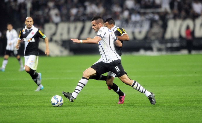 Corinthians x Vasco Renato Augusto (Foto: Marcos Ribolli)