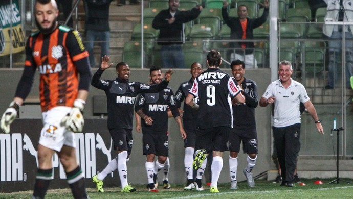 Lucas Pratto comemora gol de pênalti contra o Figueirense (Foto: Bruno Cantini / Flickr do Atlético-MG)