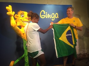 Formiga, porta-bandeira Brasil ceriômina de encerramento Jogos Pan-Americanos Toronto 2015 (Foto: Amanda Kestelman)