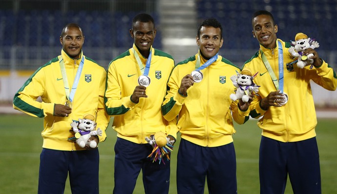 Brasil revezamente 4x100m atletismo pan-americano 2015 (Foto: Rob Schumacher/Reuters)