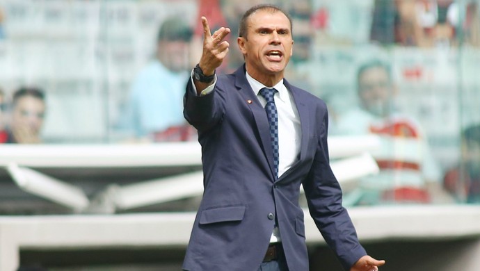 Técnico Milton Mendes Atlético-PR (Foto: Giuliano Gomes/PR Press)