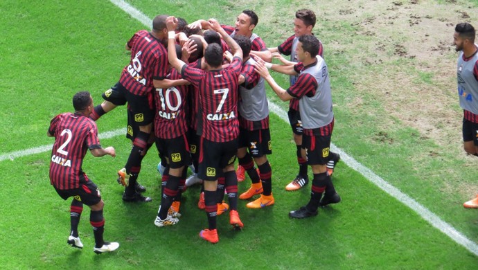 Arena da Baixada; Atlético-PR; Chapecoense; Hernani (Foto: Fernando Freire)